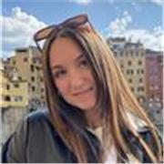 Ragazza diplomata al liceo linguistico offre ripetizioni per medie e superiori