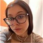 Studentessa di Relazioni Internazionali, diplomata al liceo linguistico impartisce lezioni a studenti dalle elementari al liceo
