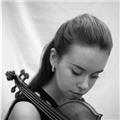 Laureata in violino e in didattica. insegno violino, solfeggio, pianoforte e canto