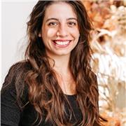 Laureata in Lingue con certificazione C1, con esperienza pluriennale all'estero offre ripetizioni di inglese