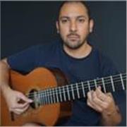 Guitarrista con 10 años de experiencia da clases de guitarra online y presenciales. Clases 100% Personalizadas