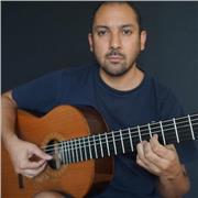 Guitarrista con 10 años de experiencia da clases de guitarra online y presenciales. Clases 100% Personalizadas