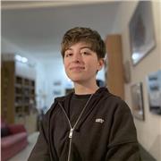 Estudiante de Bachillerato imparte classes de varias materias