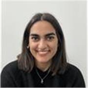 Laureata in Filologia Classica propone lezioni di greco, latino e materie umanistiche a studenti di Università, a Milano e online