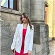 Profesora titulada en Historia con Máster de Educación para ESO y Bachillerato. Cursos de inclusión y metodologías activas.