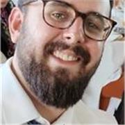 I’m an italian mother tongue and would love to teach the language to who want to learn it