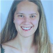 Soy estudiante de Psicologia, hice el bachillerato humanistico, con optativas de Latín, Griego, y literaturas.