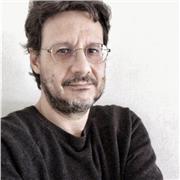 Offro lezioni private di informatica di base ed avanzata. In particolare, insegno a programmare (coding)