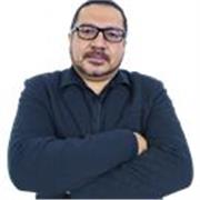 Profesor de Administración de empresas y mercadeo y