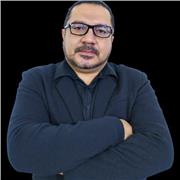 Profesor de Administración de empresas y mercadeo y