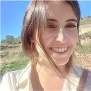 Profesora de ciencias sociales, geografía, historia, historia del arte e inglés