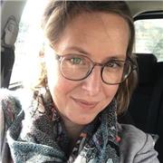Professeure d'anglais d'origine canadienne ayant une formation universitaire en ethnolinguistique. Enseigne et s'adapte à tous les niveaux. Spécialisée en tourisme hôtellerie.
Cours à distance, à domicile (dans un périmètre convenable) ou mixte selon situ