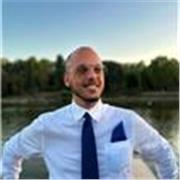 Dirigente di Partito insegna a tutti gli aspiranti Leader come diventare tale