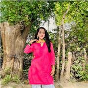 I'm a supportive psychology tutor simplifying concepts online.