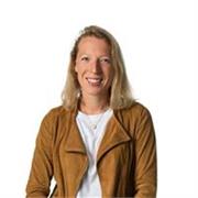 Clases de yoga a domicilio en Barcelona con profesora de 550h: secuencias creadas según tus objetivos y las señales de tu cuerpo