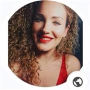 Profesora titulada con Máster de enseñanza del inglés como lengua extranjera, imparte clases online con método propio