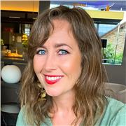 Qualifizierte Englisch- und Spanischlehrerin mit über 15 Jahren Erfahrung