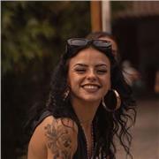 me defino como una una chica bastante social, con ganas de trabajar y mucho tiempo para invertir en ello y que mejor que ayudando.