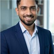 English tutor teaching children between the age of 6-12