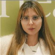 Profesora Da clases a personas con discapacidad o gente que le cuesta mucho los estudios