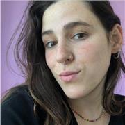 Profesora de lengua castellana y literatura imparte clases para todas ls edades y para extranjeros