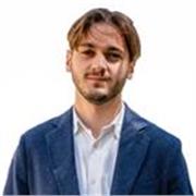 I am a tutor who is looking for teaching students English. I live in Venice, Italy
