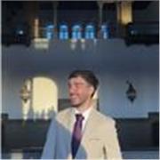Profesor joven de matemáticas (o más) para reforzar el curso