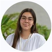 Profesora de Lengua y Literatura para niños y niñas de entre 3-10 años. 