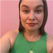 Soy bilingüe y ofrezco clases de inglés básico para personas que quieren empezar desde cero, centradas en vocabulario, comprensión