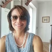 Diplomata al liceo classico e laureata in scienze umane offre lezioni di italiano a studenti di tutte le età