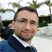 Italian tutor providing lessons to people of all ages