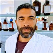 Biólogo con maestría en conservación de la biodiversidad. Con 4 años de experiencia en docencia de ciencias naturales.