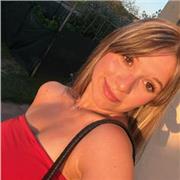 Sono una ragazza di 20 anni appassionata a tutte le materie letterarie con diploma di scienze umane e ora studentessa di giurispru