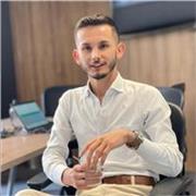 Acompañante escolar y cuidador en distintas etapas de la vida presencial y virtual