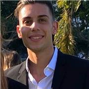 Laureato in ingegneria gestionale impartisce lezioni di matematica e fisica per il liceo ma anche doposcuola per ragazzi di scuole medie