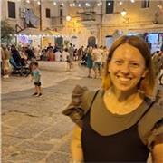 Docente di italiano, storia, filosofia e pedagogia offre lezioni per le scuole medie e superiori