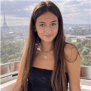 Profesora de repaso imparte clases on-line a niños hasta 4o de la ESO