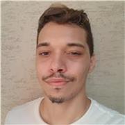 Professor de português, inglês e redação. Formado em comunicação social. Aprenda com quem tem três aprovações em concursos