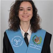 Profesora de primaria imparte clases a niños con Necesidades Educativas Especiales