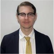 Diseñador de interiores y mobiliario con experiencia internacional en proyectos residenciales, comerciales y
corporativos, combina