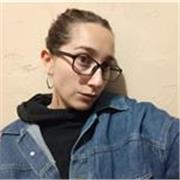 Profesora que ayuda a conseguir metas a niños de todas las edades