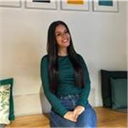 Titulada en Turismo con máster en RRHH, ejerciendo actualmente como responsable de RRHH.