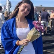 Studentessa Universitaria con diploma di Liceo Classico offre aiuto compiti e ripetizioni