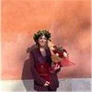 Offro lezioni private a bambini di scuole elementari e medie con supporto di materiali digitali.