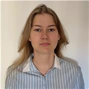 Estudiante recién graduada de bachillerato en ciencias sociales ofrece clases de repaso general para primaria y ESO.