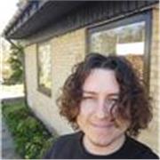 Profesor certificado CELTA (Certificate in English Language Teaching to Adults). Preparador de exámenes Cambridge (B2, C1, C2).