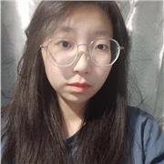 Étudiante chinoise donne le cours du chinois en ligne. Soutien scolaire, aide aux devoirs