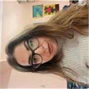 Laureata in scienze cognitive impartisce lezioni private online e aiuto compiti a studenti delle scuole elementari e medie