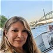 Profesora de historia. De geografía. Ciencias sociales. Profesora en Español