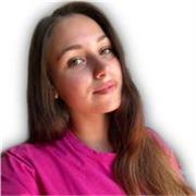 Studentessa universitaria con doppio diploma italiano-francese propone lezioni di francese per scuole medie e superiori